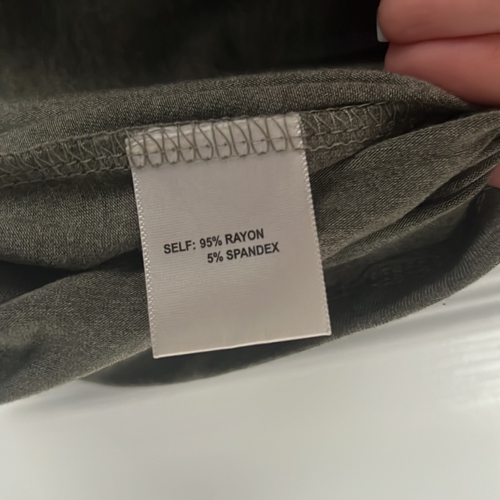 Rose & Olive T-Shirt - Picture 4 of 6